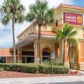 Image of Clarion Inn & Suites Kissimmee-Lake Buena Vista South