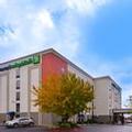 Exterior of Holiday Inn Express Fayetteville Univ of Ar Area An Ihg Hotel