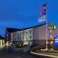 Image of Holiday Inn Express & Suites Columbus East