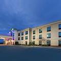 Exterior of Holiday Inn Express & Suites Floresville, an IHG Hotel