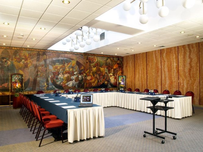 Photo of Venice+Romeo & Juliet conference room