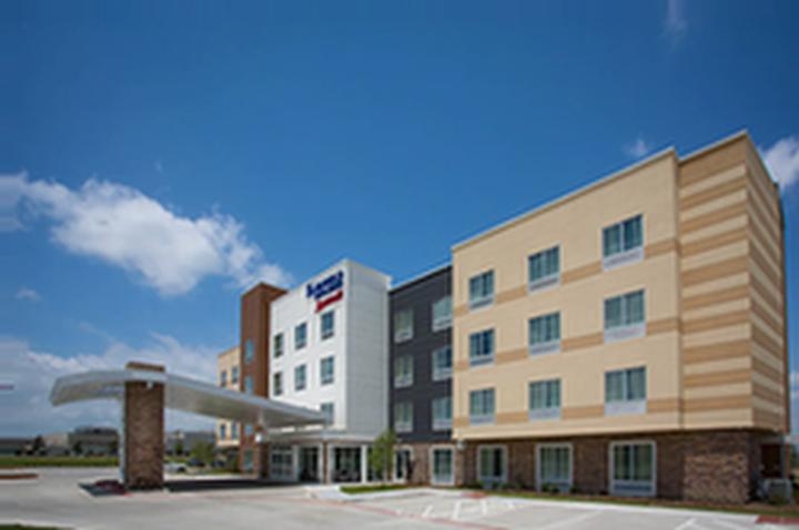 Fairfield Inn & Suites Dallas West/i-30 photo collage