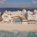 Photo of Bsea Cancun Plaza Hotel