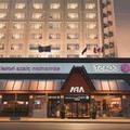 Exterior of Coast Edmonton Plaza Hotel by Apa