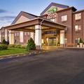 Exterior of Holiday Inn Express Newport North Middletown