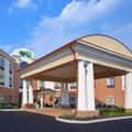 Exterior of Holiday Inn Express & Suites Akron Regional Airport Area, an IHG