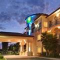Exterior of Holiday Inn Express & Suites Corona