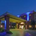Exterior of Holiday Inn Express & Suites Davis University Area An Ihg Hote