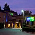 Exterior of Holiday Inn Express & Suites Surrey An Ihg Hotel