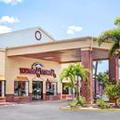 Exterior of Howard Johnson by Wyndham Ft. Myers Fl