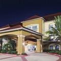 Exterior of La Quinta Inn & Suites by Wyndham Bay City