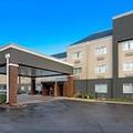 Image of La Quinta Inn & Suites by Wyndham Knoxville Airport