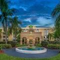 Exterior of La Quinta Inn & Suites by Wyndham Miami Lakes