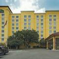 Exterior of La Quinta Inn & Suites by Wyndham San Antonio Medical Center Nw