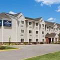 Exterior of Microtel Inn & Suites by Wyndham Inver Grove Heights / Minne