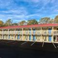 Exterior of Motel 6 Cookeville Tn #4671