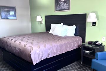 Deerfield Inn & Suits