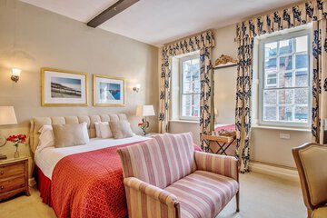 Marlborough Arms Hotel