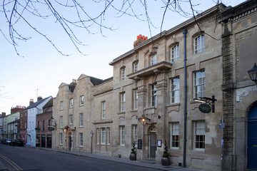 Vanbrugh House Hotel