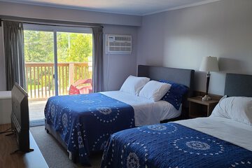 Tobermory Inn & Suites