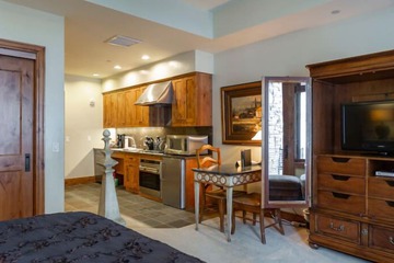 Shooting Star Lodge at Deer Valley Resort - Studio #102 Hotel Room
