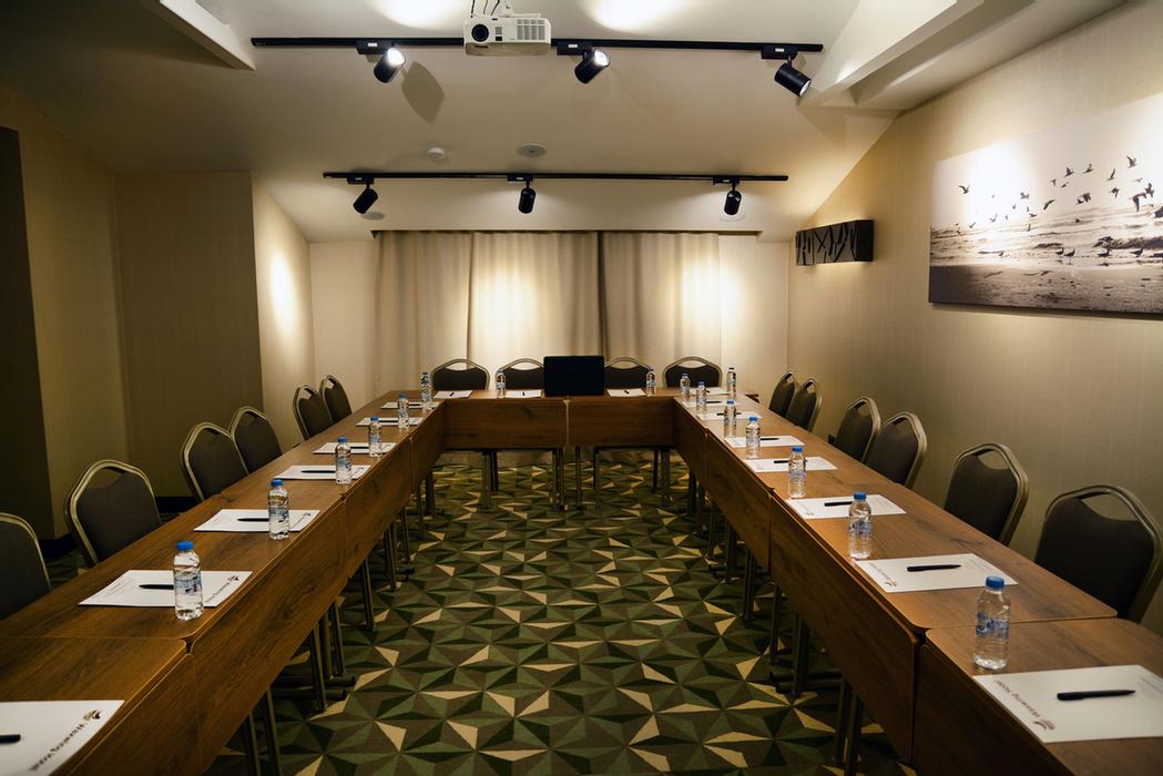 Photo of Waxwing Meeting Room
