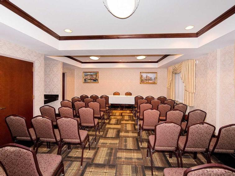 Photo of Meeting / Event Room
