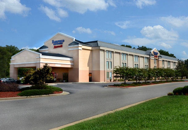 HOLIDAY INN EXPRESS® HOPEWELL - FORT LEE AREA, AN IHG HOTEL - Hopewell VA  3952 Courthouse Rd. 23860